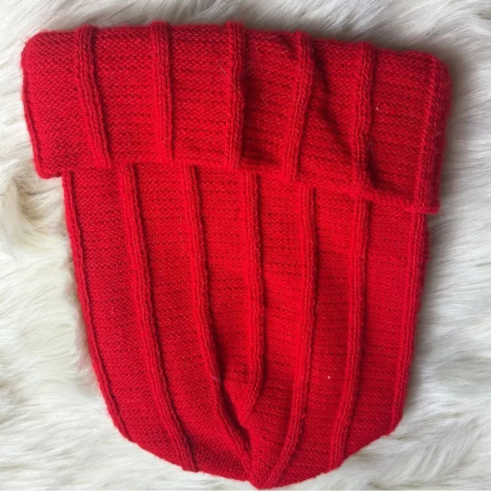 Vibrant Red Knitted Winter Beanie Hat - Picture 4 of 4
